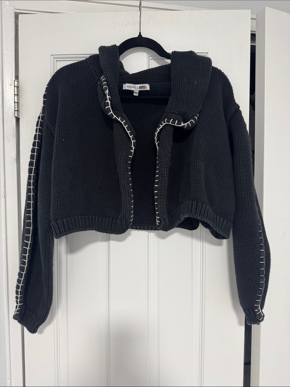 Black Cropped Knit Sweater with Contrast Stitching